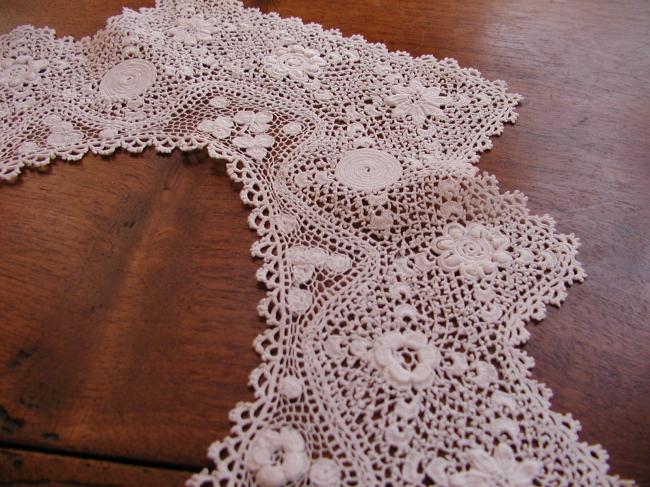 Stunning fine collar inhand made  irish guipure lace 1900