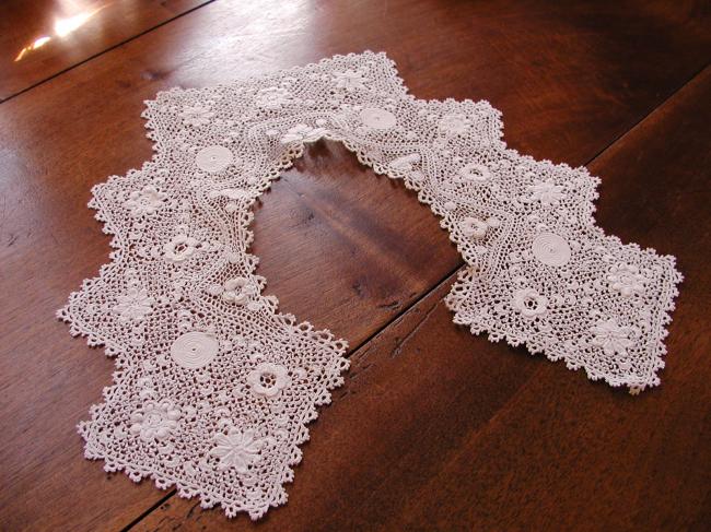 Stunning fine collar inhand made  irish guipure lace 1900