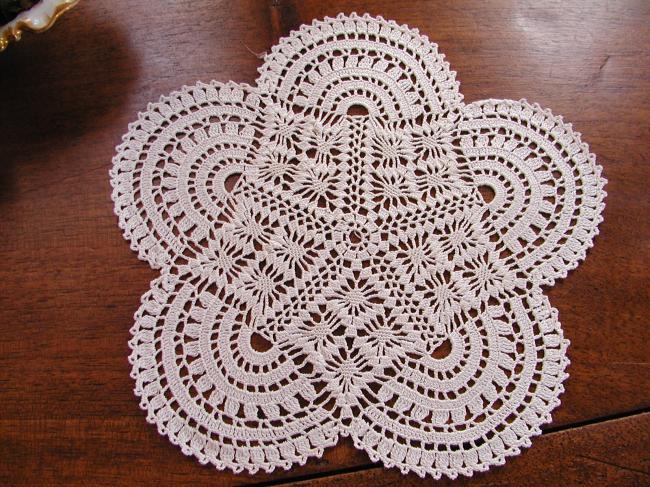 Lovely star shape crochet lace doily 1920