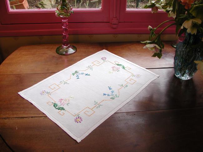 Romantic tray cloth with embroidered flowers