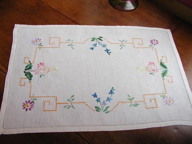 Romantic tray cloth with embroidered flowers