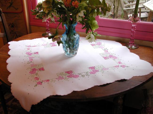 Striking little tablecloth with lovely embroidered lilac