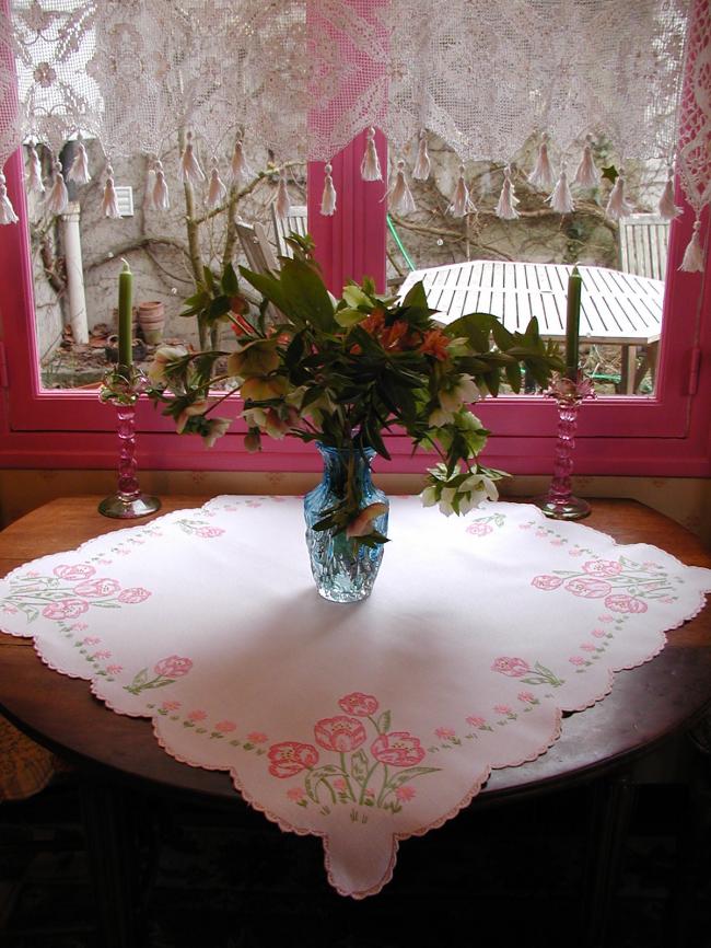 Such a beautiful tableclot with hand-embroidered pink tulips