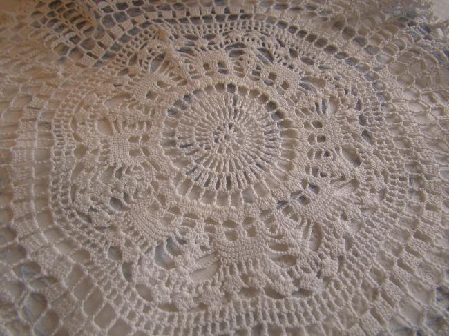 Charming hand made round doily with crochet lace