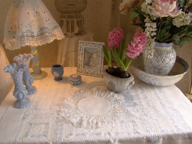 Gorgeous edwardian hairpin lace doily 1900