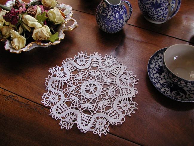 Lovely Cluny bobbin lace round doily