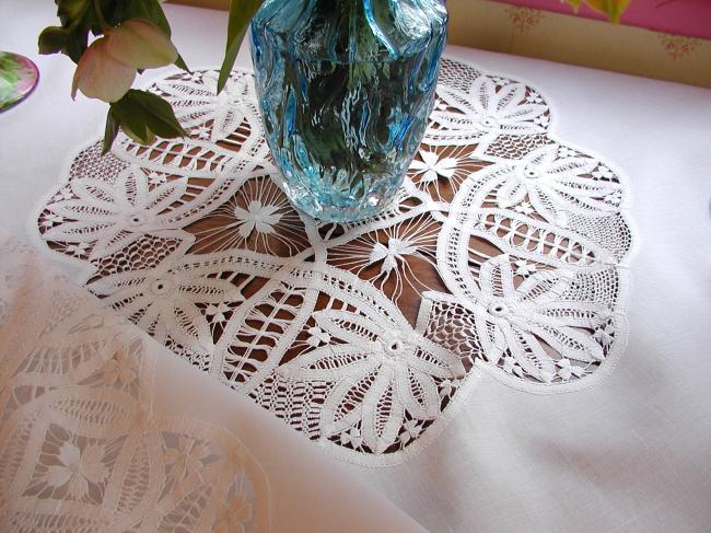 Striking tablecloth with Battenburg and Teneriff inserts, Milan stitches 1900