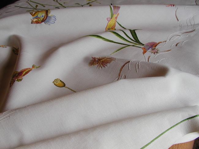 Marvellous tablecloth with its 12 matching serviettes, with embroidered aquarium