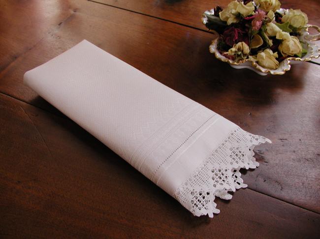 Beautiful hand towel in damask of linen with ottoman motifs& crochet lace