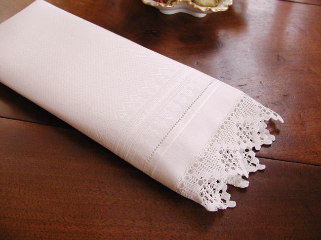 Beautiful hand towel in damask of linen with ottoman motifs& crochet lace