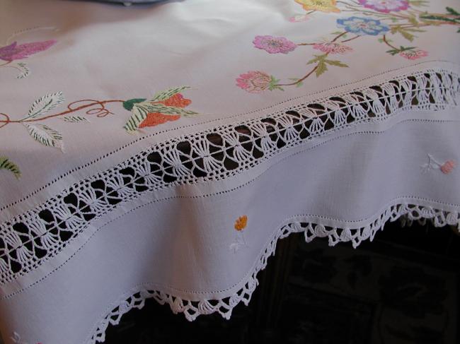 Striking tablecloth with drawn thread rivers & magnificient embroidered bouquets