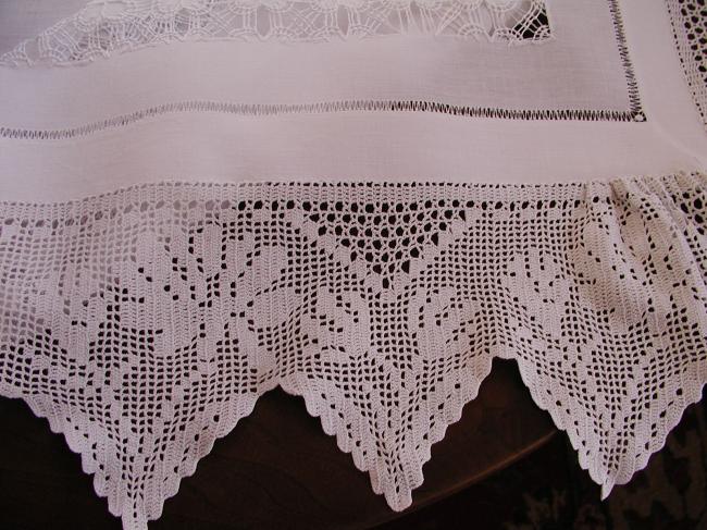 Exceptional tablecloth with magnificient drawn thread rivers & crochet lace 1900