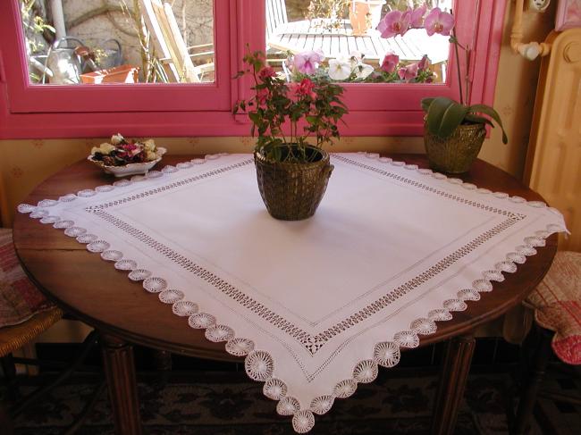 Superb little tablecloth with drawn thread and Teneriffe lace works