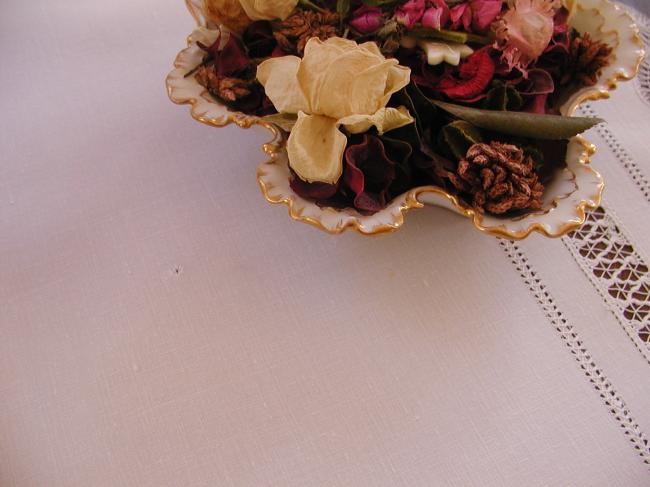 Superb little tablecloth with drawn thread and Teneriffe lace works