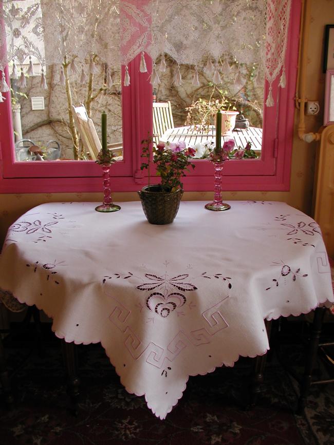 Lovely  tablecloth with Richelieu openwork in mauve color