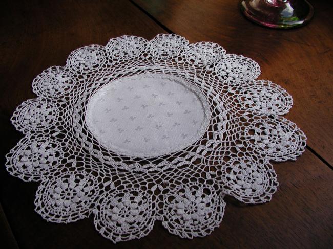 Gorgeous doily in damask with lovely crochet lace 1900