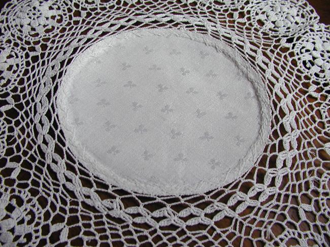 Gorgeous doily in damask with lovely crochet lace 1900