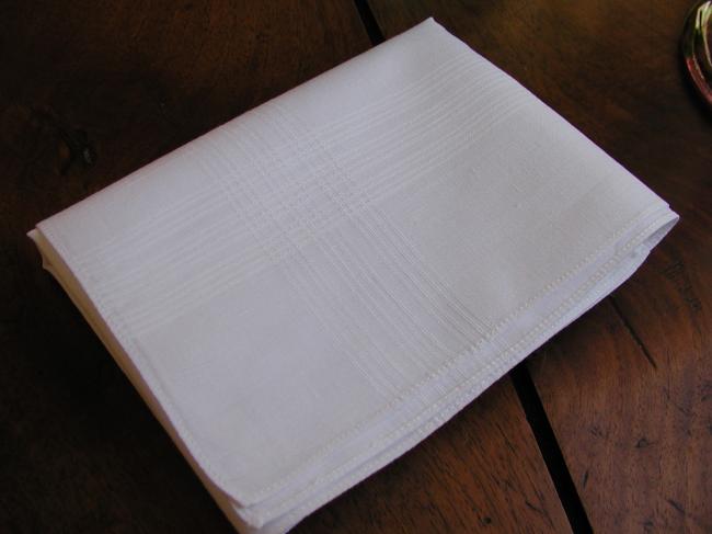 Lovely men handkerchief in pure white fine linen 1960. Never used