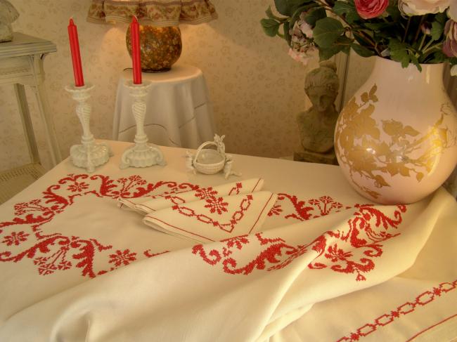 Charmant service de table avec ses 6 serviettes assorties, broderie rouge