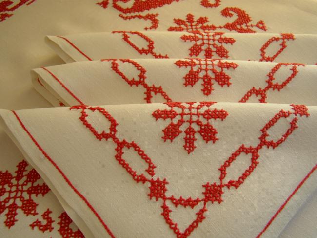 Charmant service de table avec ses 6 serviettes assorties, broderie rouge