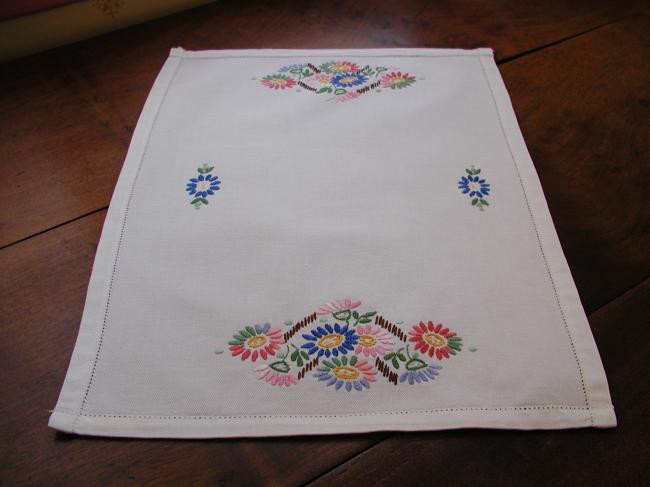 Lovely tray cloth or table centre with hand-embroidered flowers