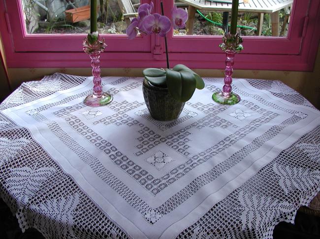 Stunnin tablecloth with Cilaos and Teneriffe drawn thread, crochet lace