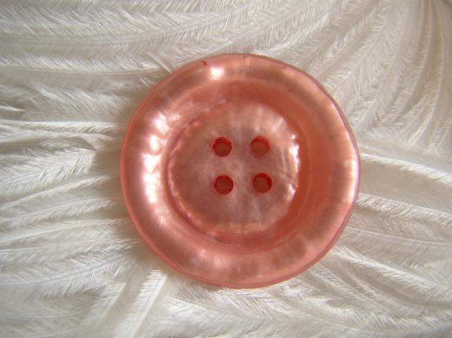 Très beau bouton en coupelle, rond, couleur rose orangé