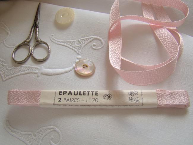 Ancien coupon de ruban satiné rose, effet moucheté, 1,70m en 12mm