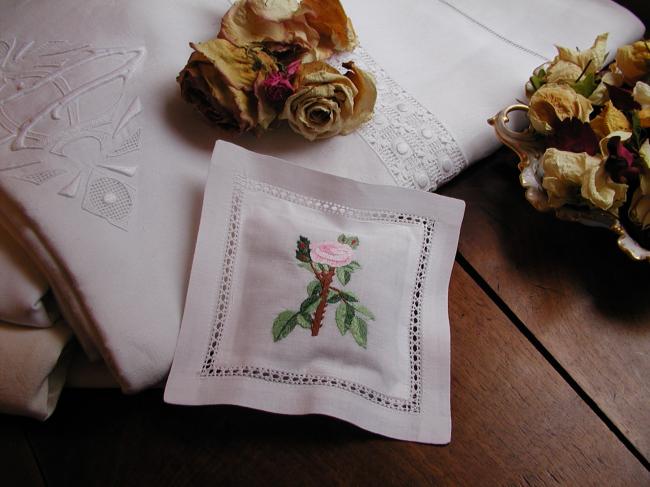 Charming lavander sachet with hand-embroidered Redouté rose
