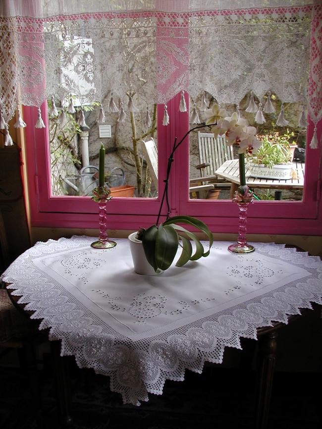 Stunning tablecloth with Colbert openwork and superb crochet lace 1900