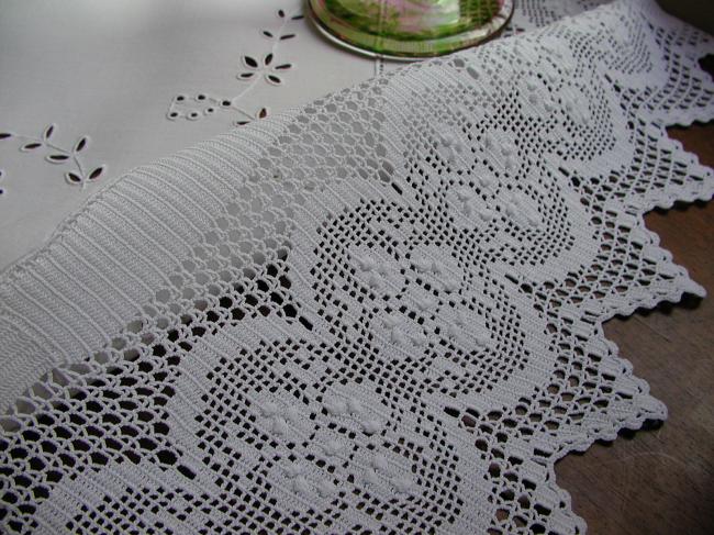 Stunning tablecloth with Colbert openwork and superb crochet lace 1900