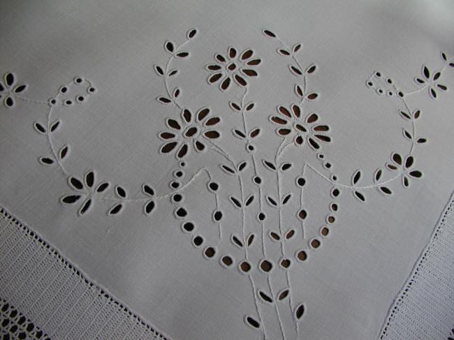 Stunning tablecloth with Colbert openwork and superb crochet lace 1900