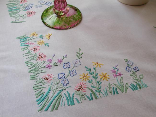 So romantic tablecloth with embroidered english garden with lace edging