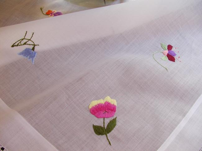 Original tablecloth in veil of cotton with hand-embroidered sowing of flowers