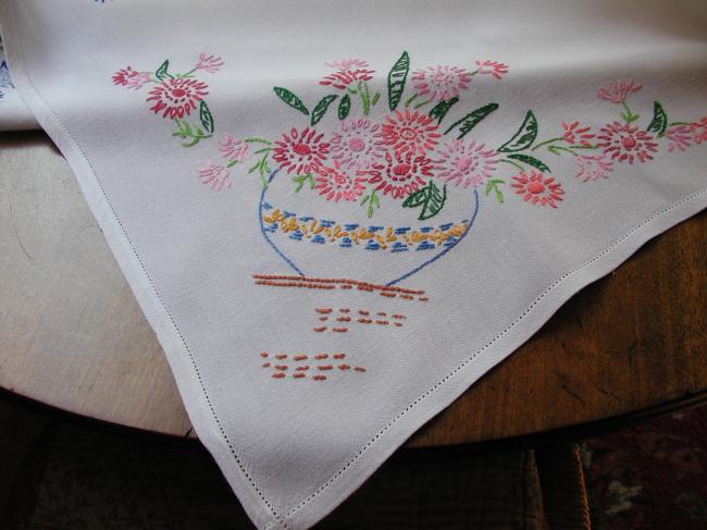 So sweet tablcloth with hand-embroidered vases of flowers