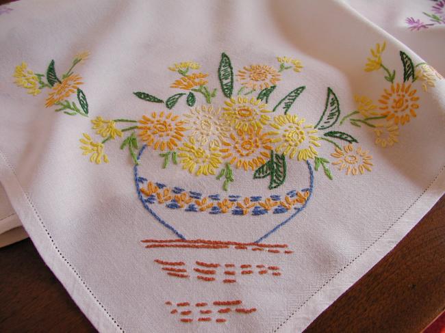 So sweet tablcloth with hand-embroidered vases of flowers