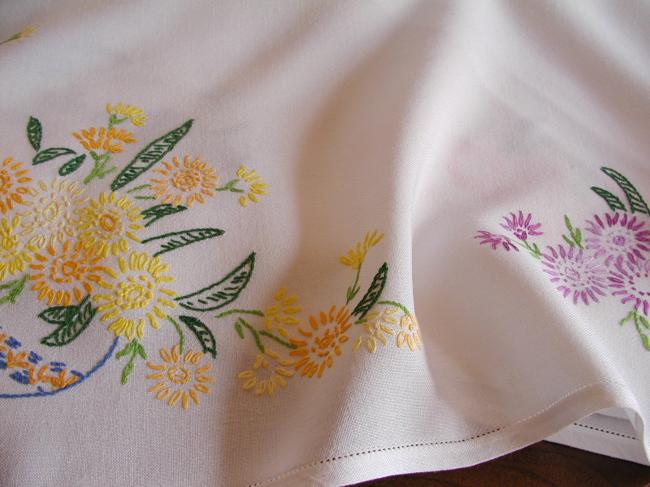 So sweet tablcloth with hand-embroidered vases of flowers