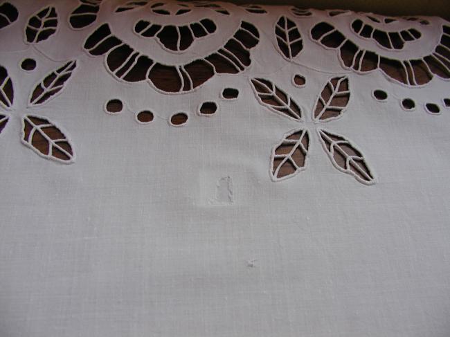 Lovely tablecloth with Richelieu openwork and scalopped edge