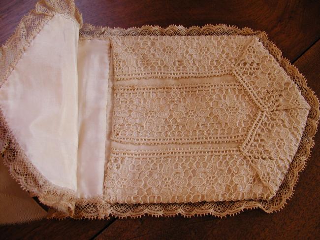 Exceptional purse in bobbin lace and Valenciennes lace, ivory silk 1870