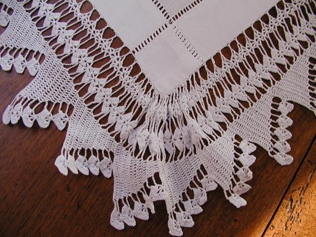 Wonderful bedside tablecloth with drawn thread work and crochet lace