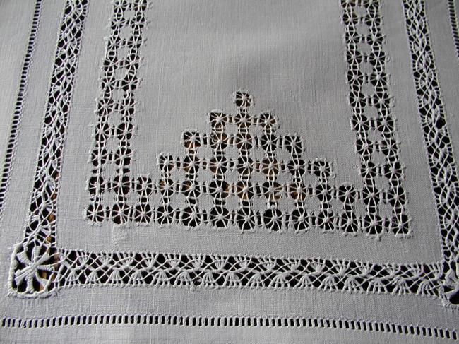 Wonderful bedside tablecloth with drawn thread work and crochet lace