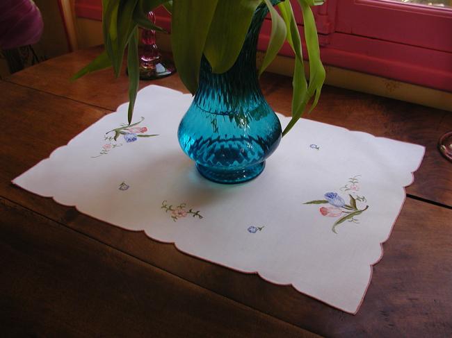 Charming tray cloth with embroidered tulips