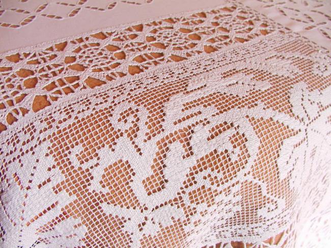 Wonderful oval banquet tablecloth with Reticella, filet lace and Richelieu works