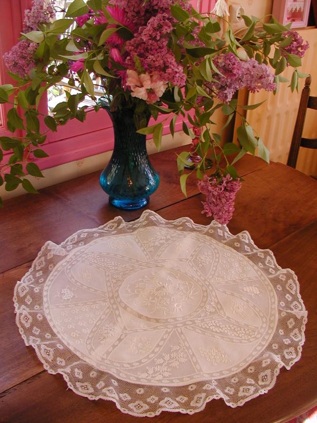 Extraordinary round cushion in fond de bonnet white embroidery&Valenciennes lace