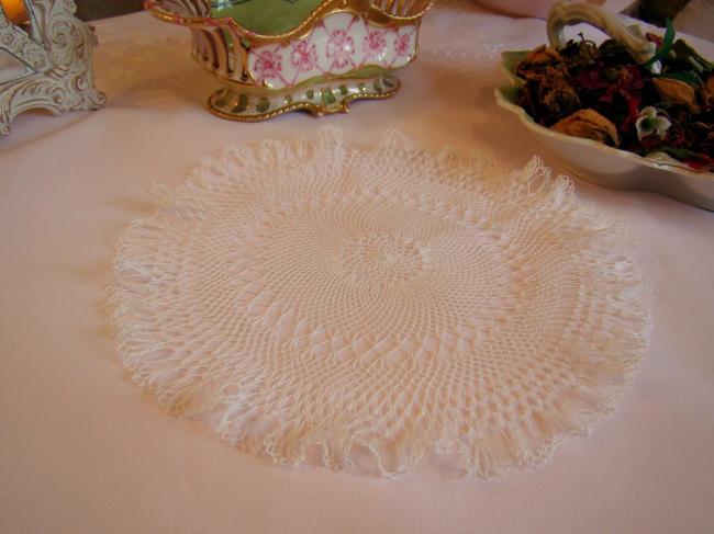 Lovely edwardian hairpin lace doily 1900