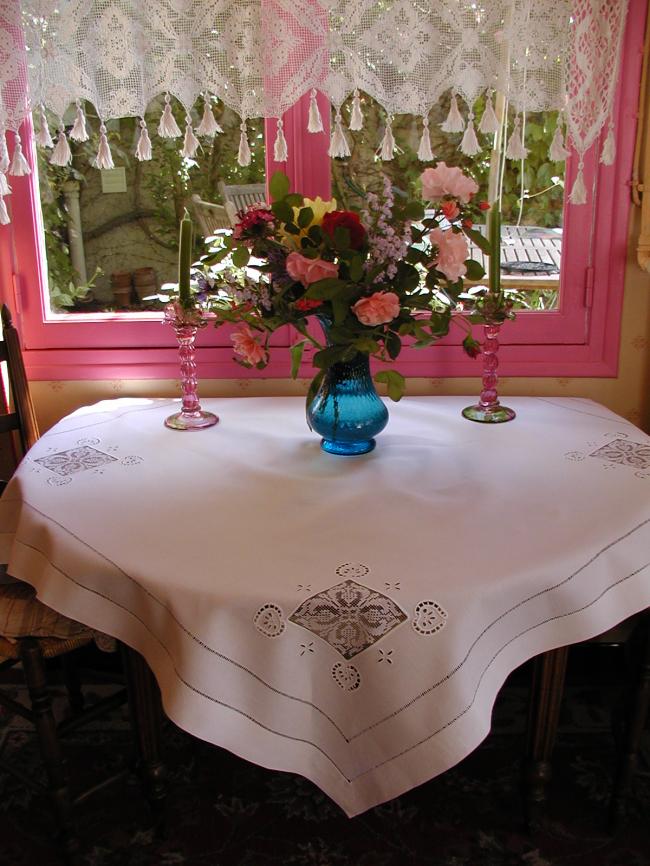 Wonderful tablecloth with Richelieu openwork and filet inserts