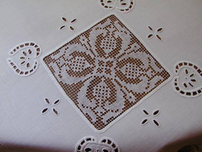 Wonderful tablecloth with Richelieu openwork and filet inserts