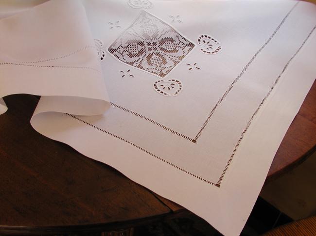 Wonderful tablecloth with Richelieu openwork and filet inserts