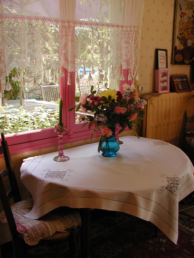 Wonderful tablecloth with Richelieu openwork and filet inserts