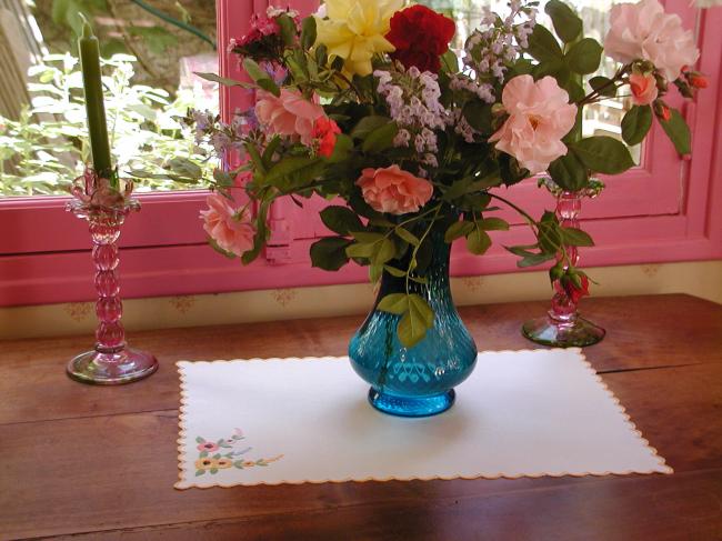 Lovely tray or table centre with stylish embroidered flowers